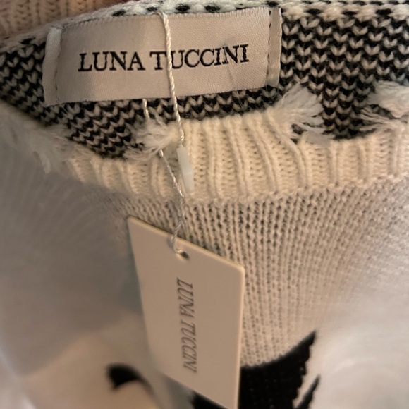 Luna Tuccini Distressed White and Black Sweater Size 12 NWT - Picture 4 of 5